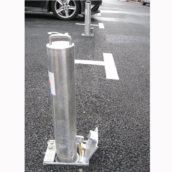retractapost-retractable-bollards-5 retractapost-retractable-bollards