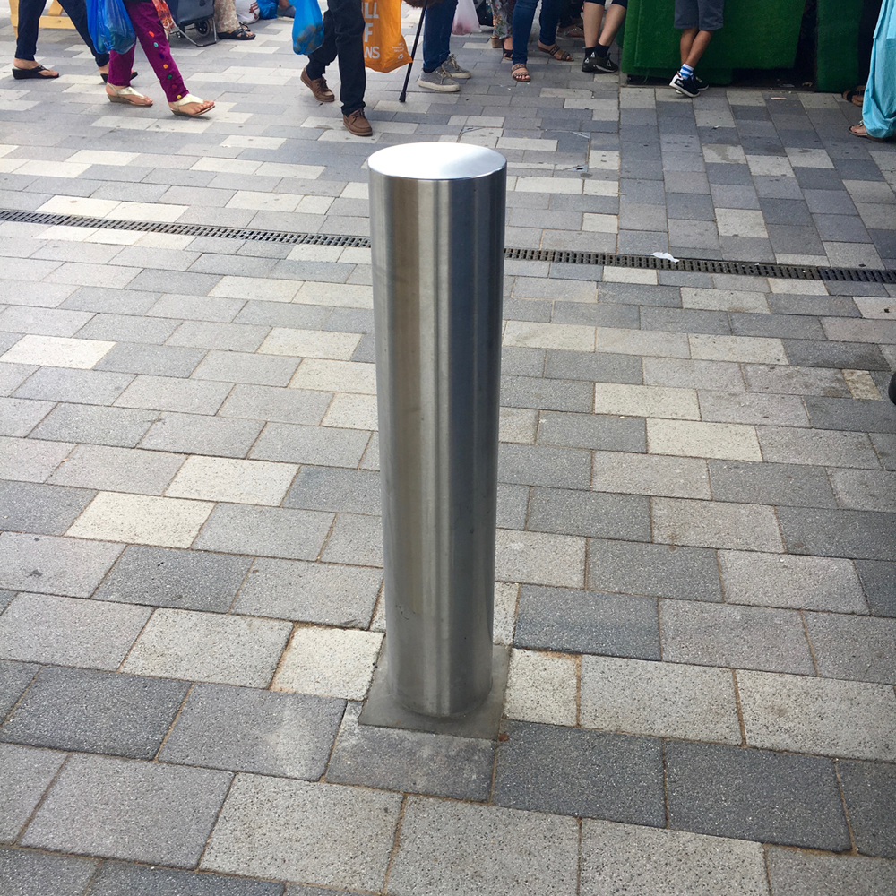 stainless-steel-bollards-1 stainless-steel-bollards