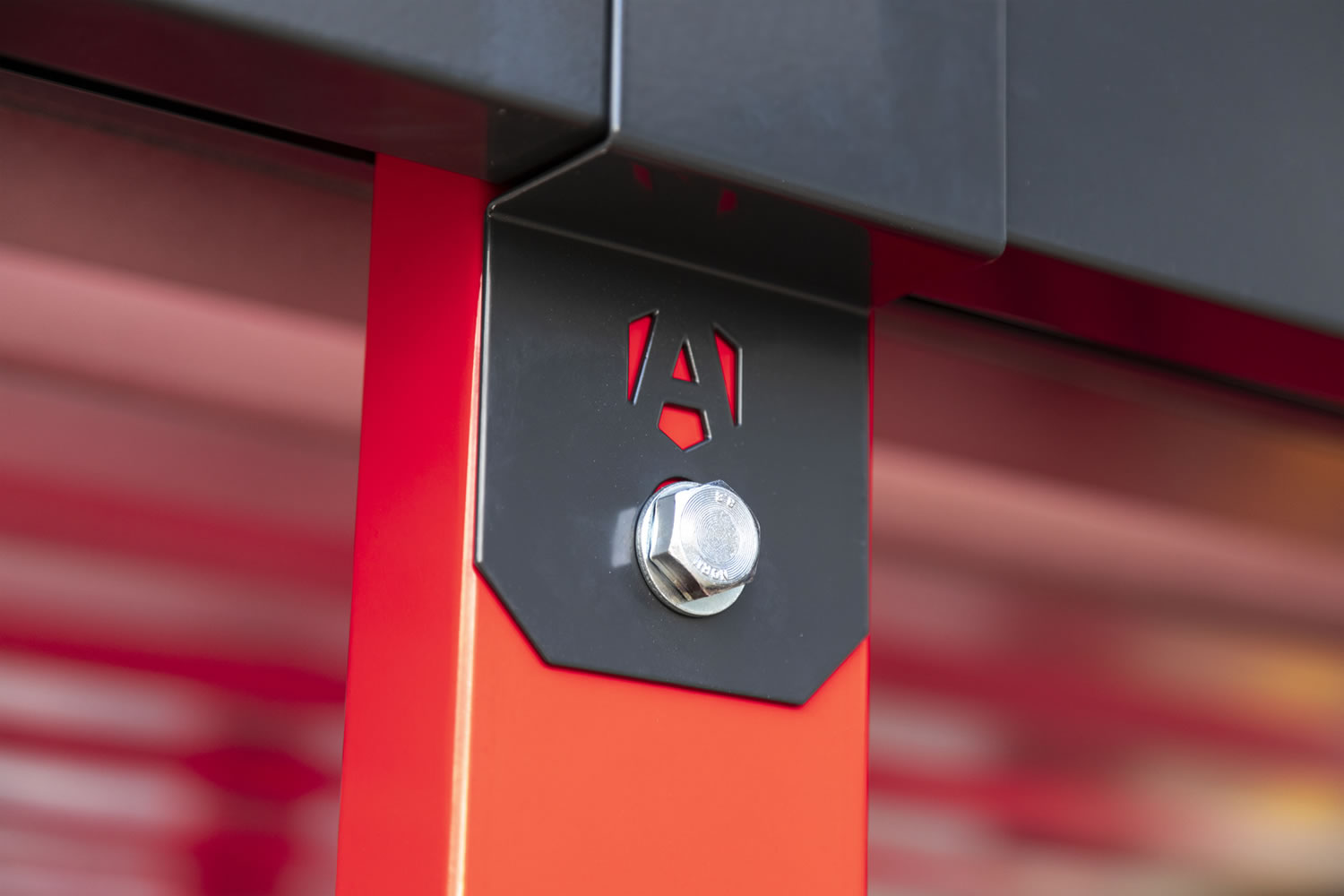 FR200-S_close_roof-bracket