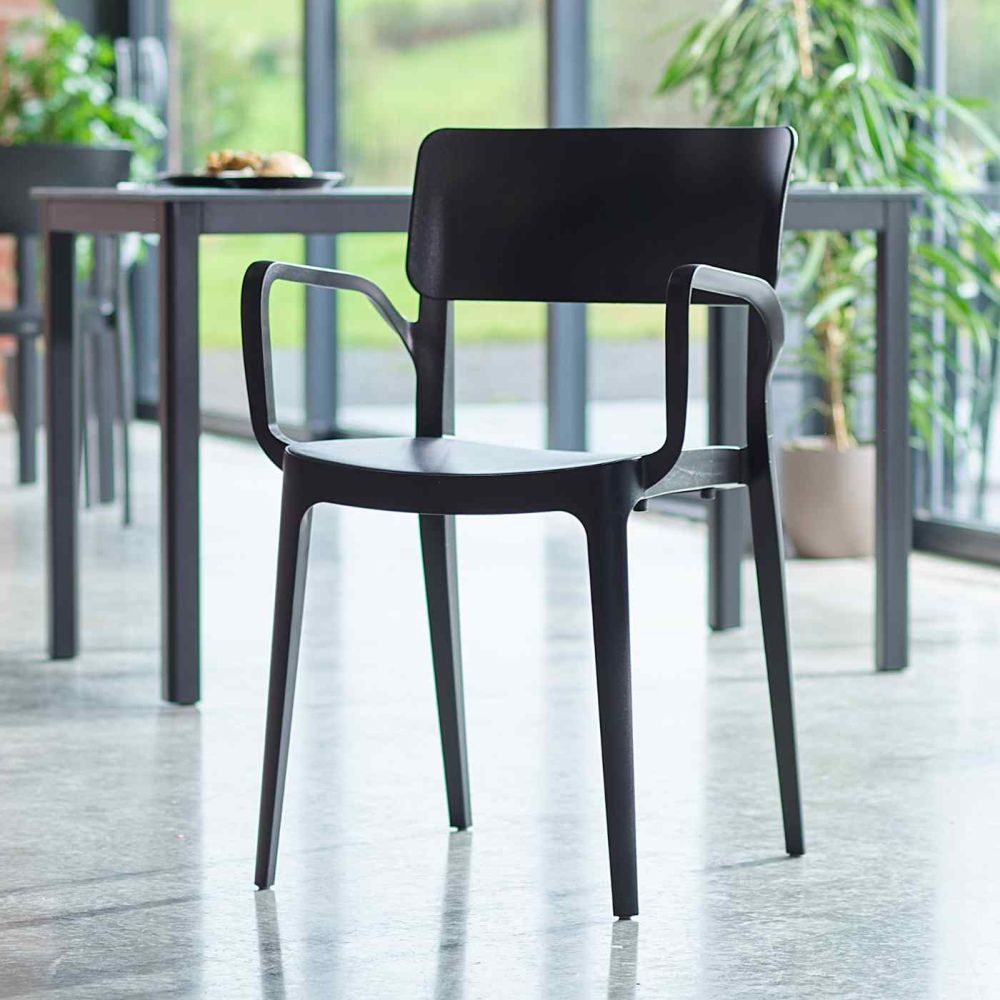 Vivo-Black-Armchair-hero-shot-2