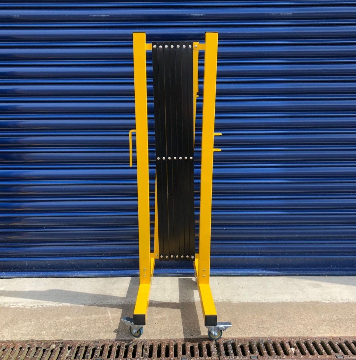expanding-safety-barrier-3.4m