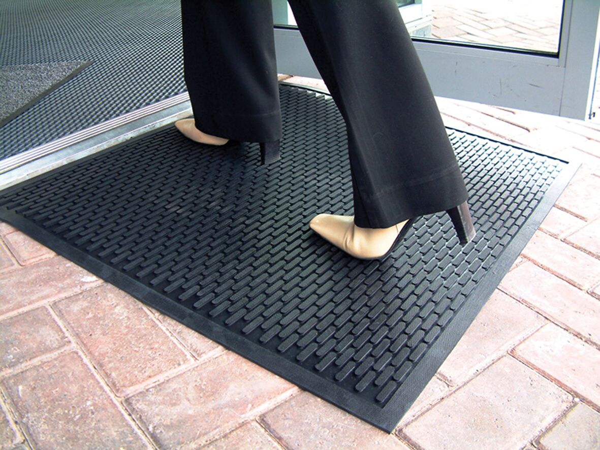 Nitrile Anti Slip Entrance Mats - COBAscrape 1 Nitrile Anti Slip Entrance Mats - COBAscrape
