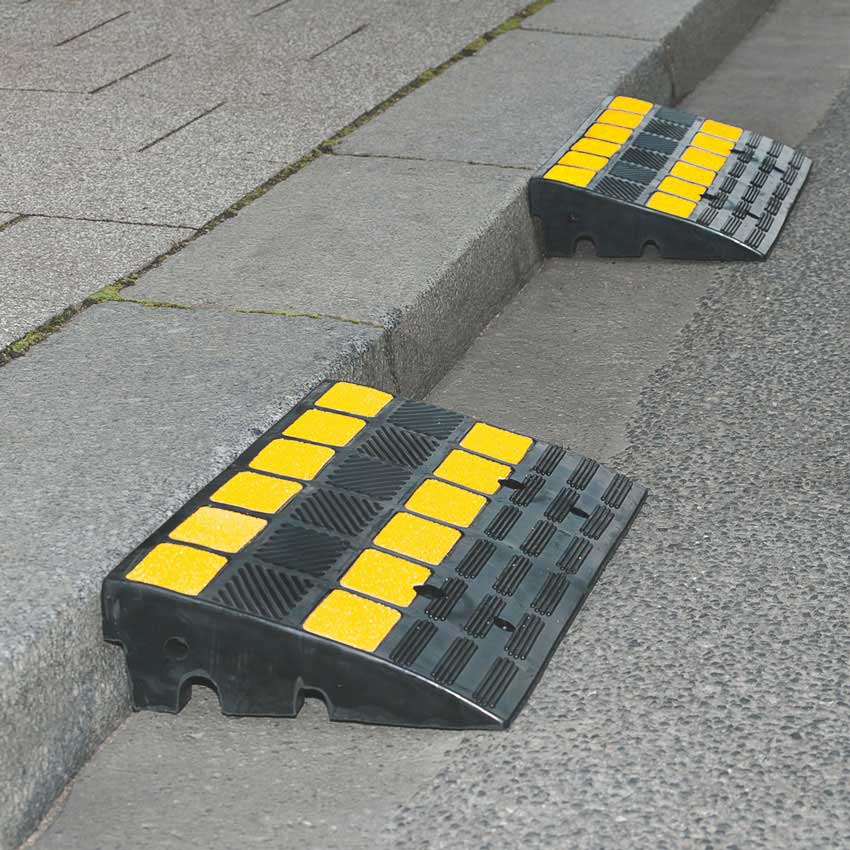 Traffic-Line Heavy Duty Kerb Ramp 2 Traffic-Line Heavy Duty Kerb Ramp